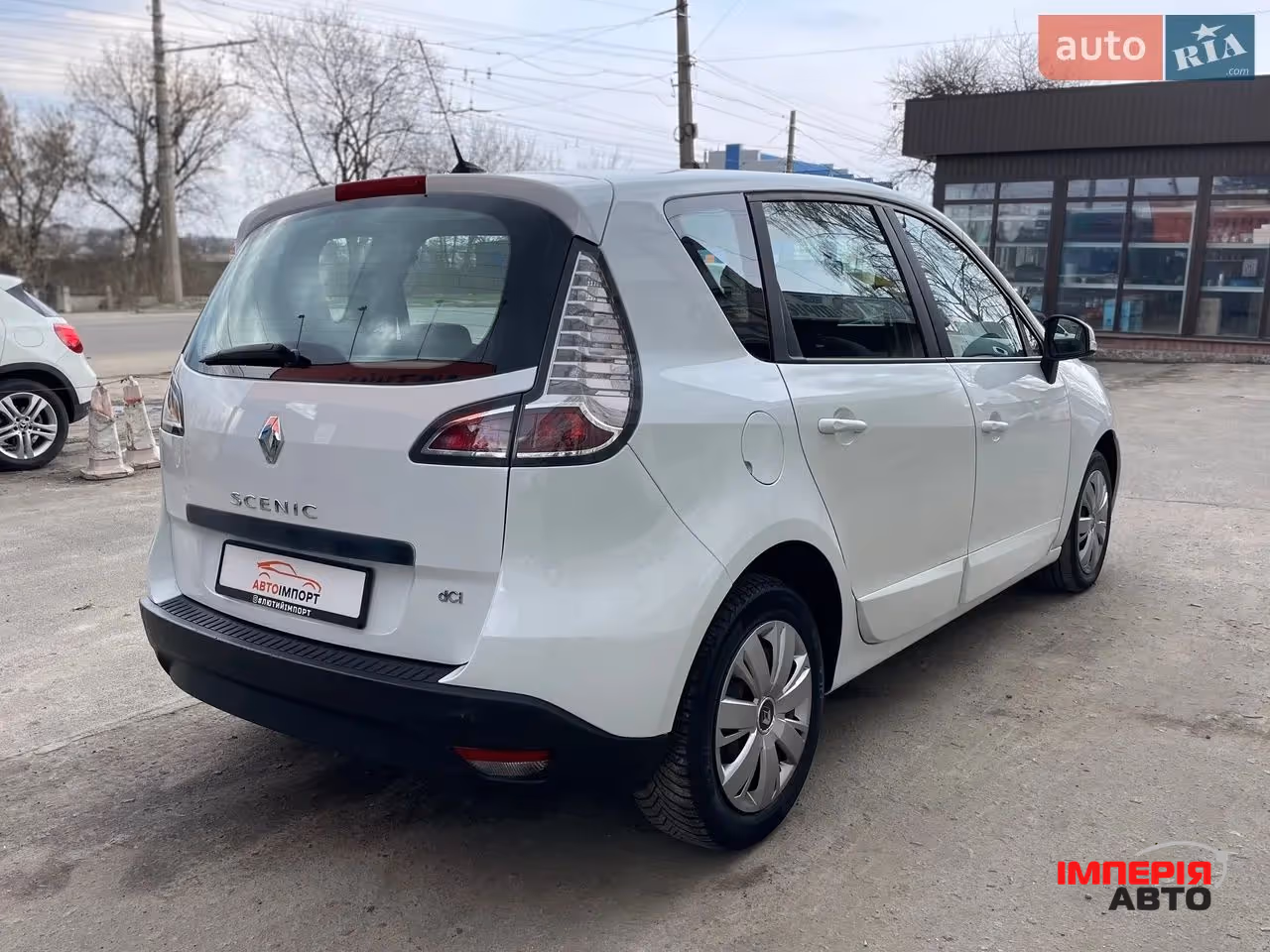 Renault Scenic - фото 7