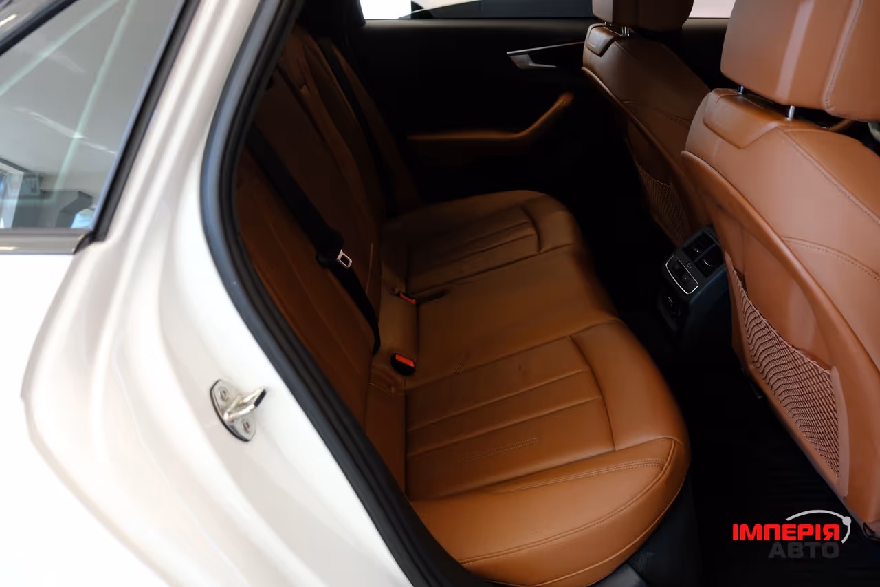 Audi A4 - фото 9