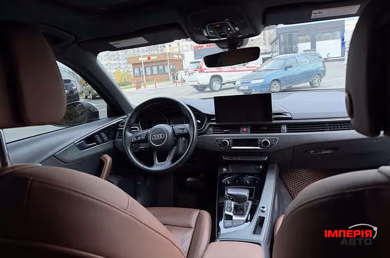 Audi A4 - фото 5