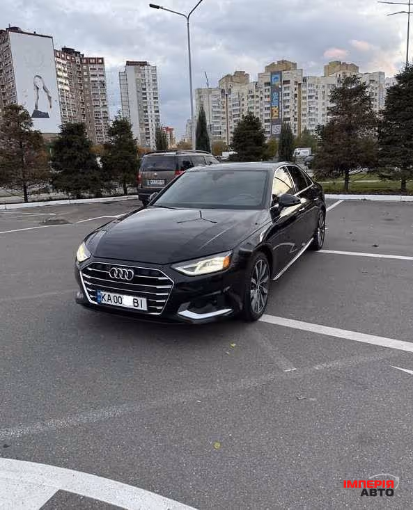 Audi A4 - фото 1