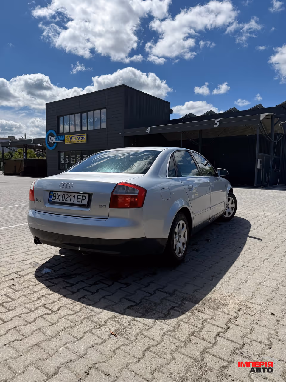 Audi A4 - фото 4