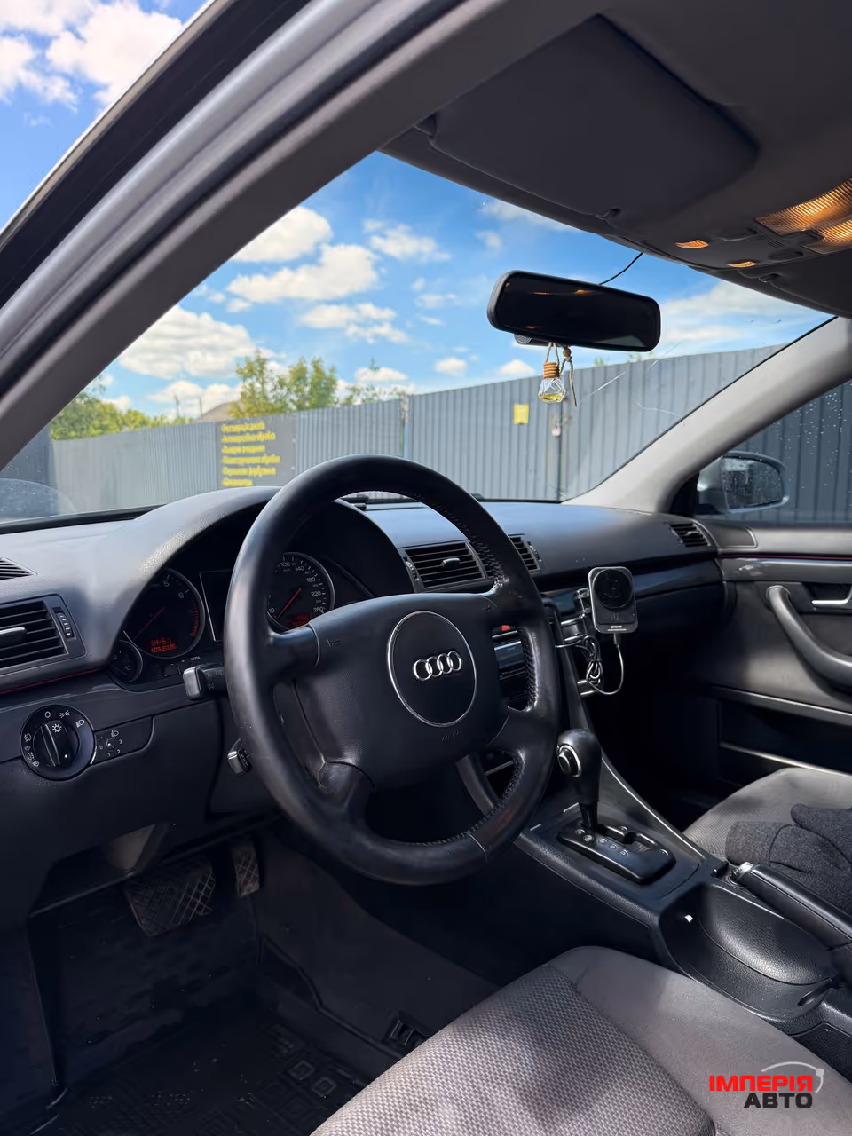 Audi A4 - фото 6