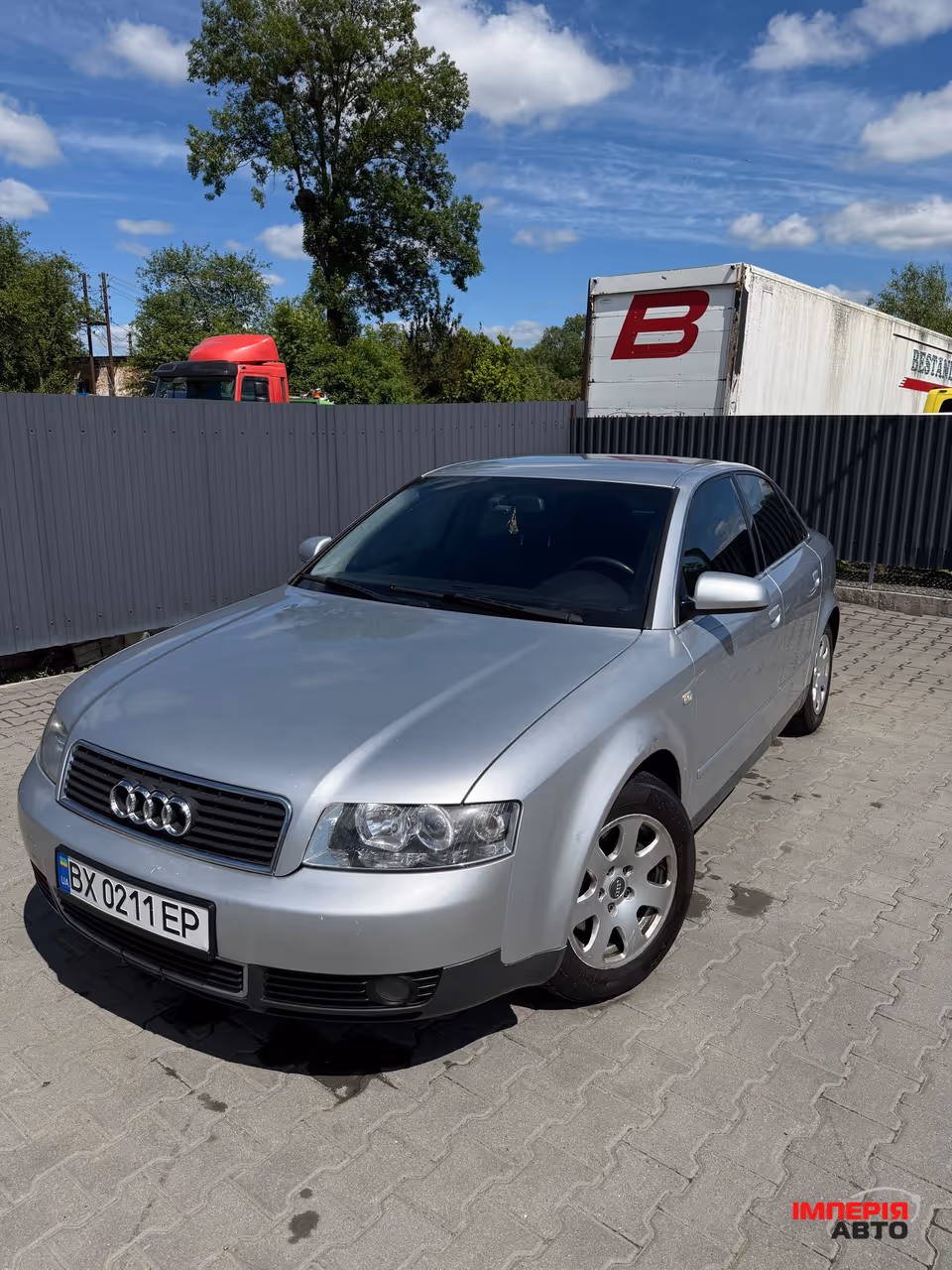 Audi A4 - фото 1