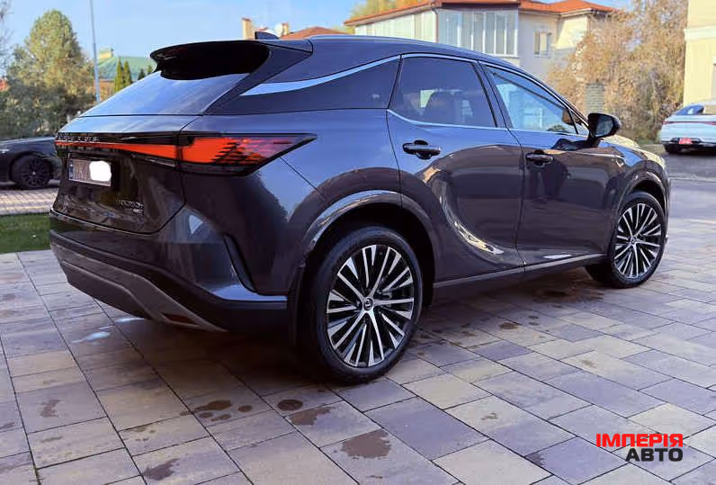 Lexus RX - фото 3