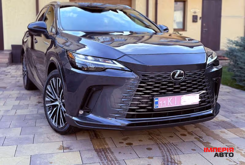 Lexus RX - фото 1