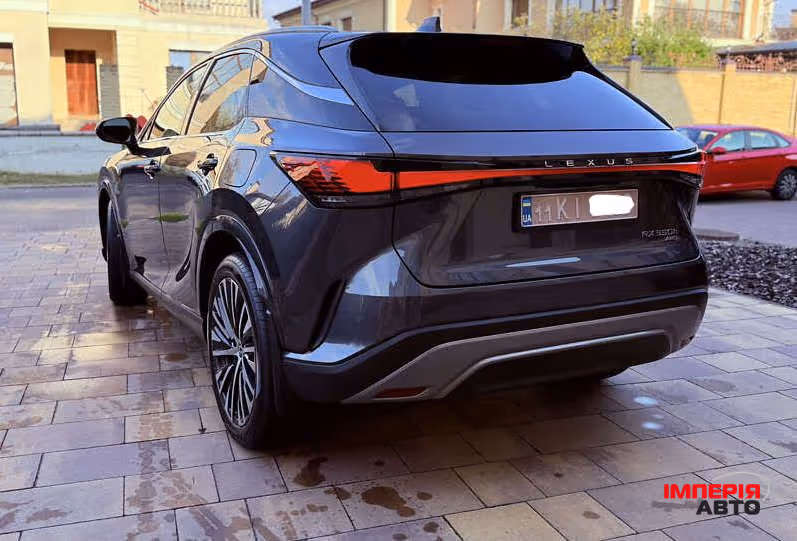 Lexus RX - фото 4