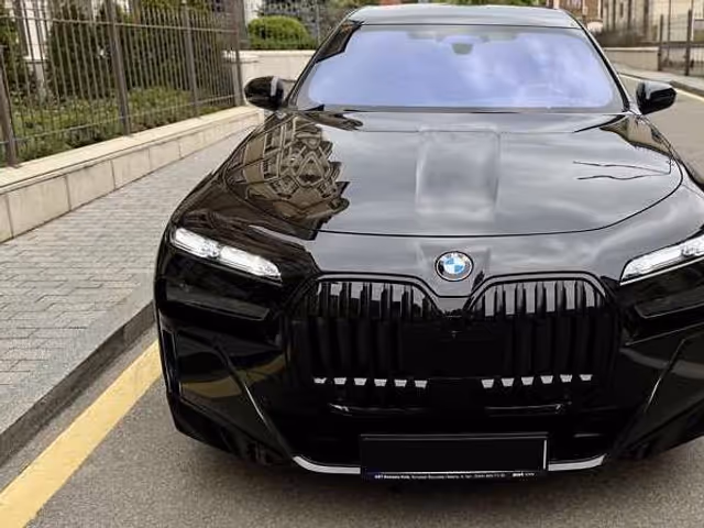 BMW 7 серії - зображення 1