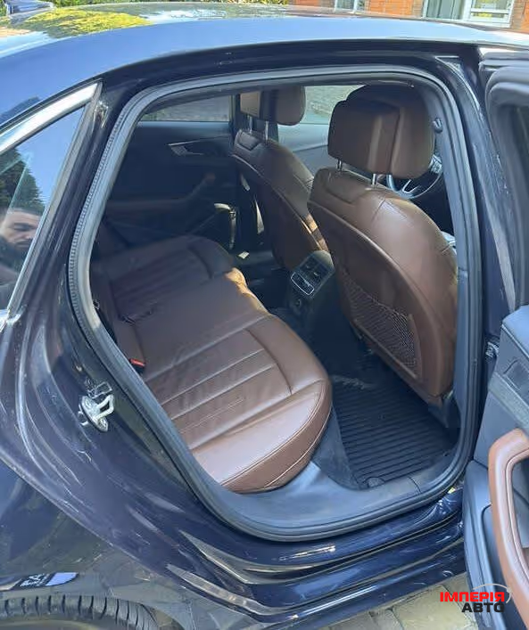 Audi A4 - фото 11
