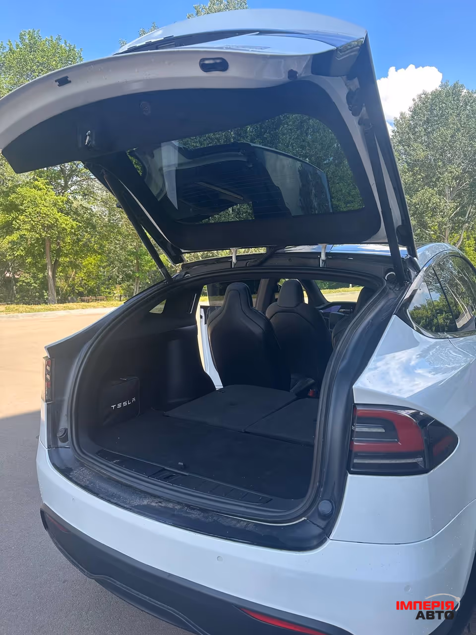 Tesla Model X - фото 9