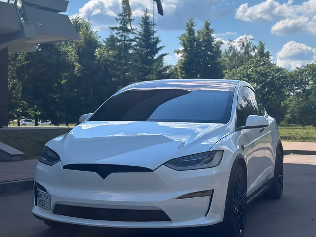 Tesla Model X - зображення 1