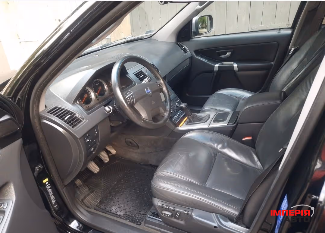 Volvo XC90 - фото 3