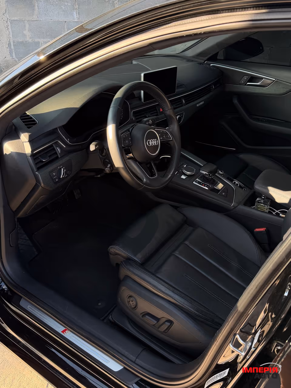 Audi A4 - фото 9