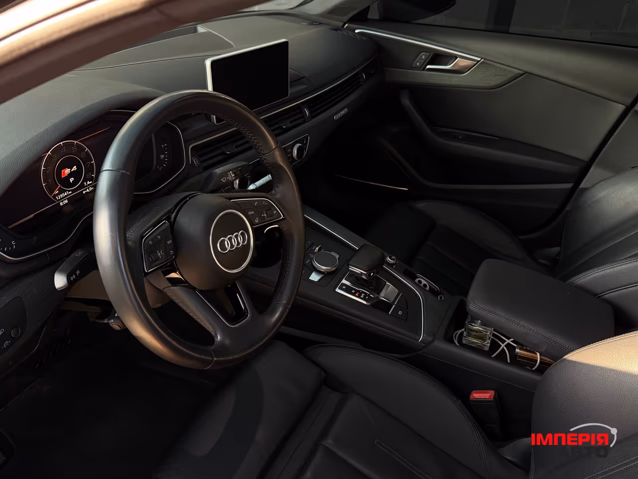 Audi A4 - фото 21