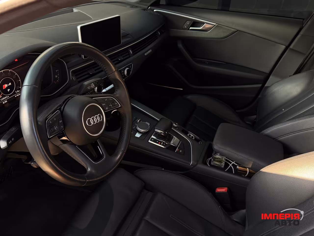 Audi A4 - фото 18