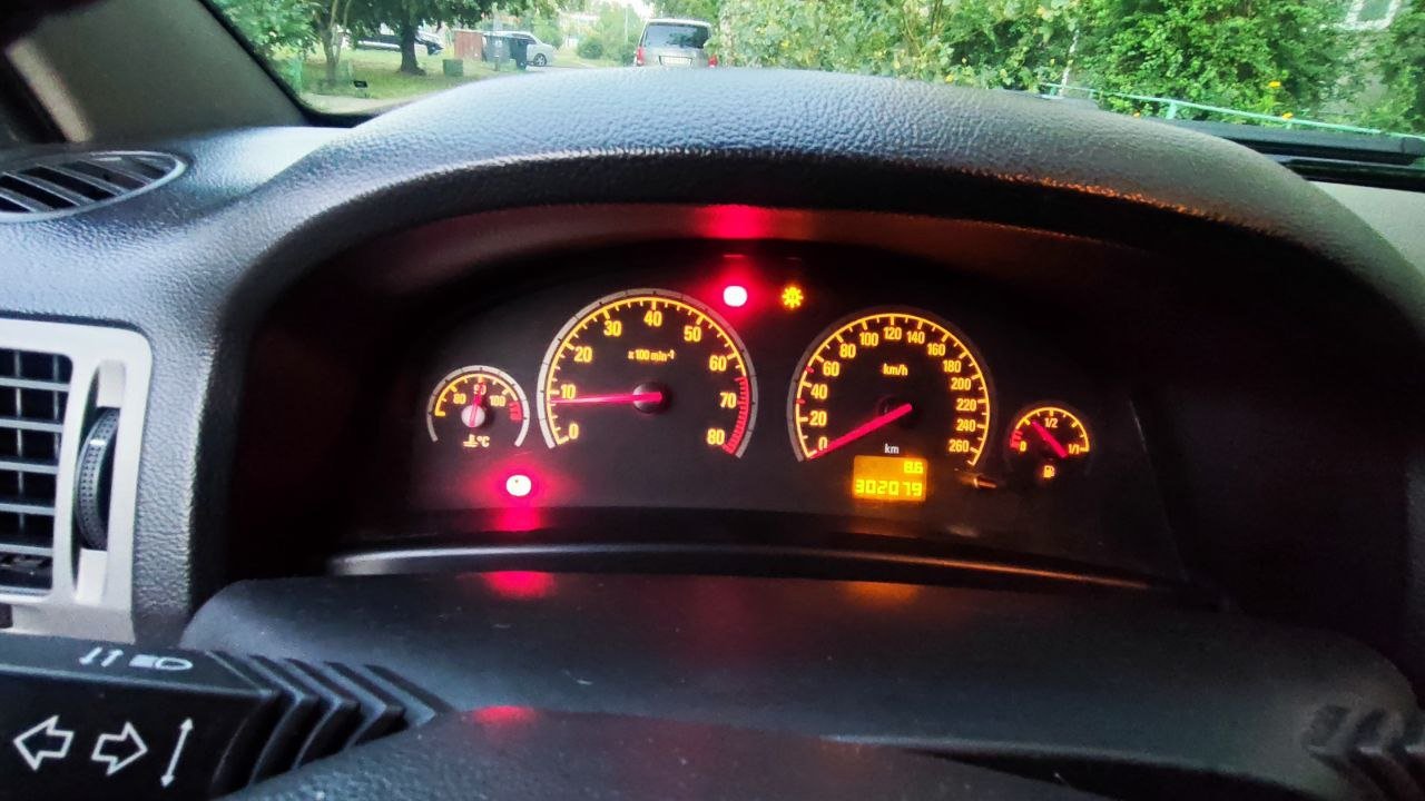 Opel Vectra - фото 22