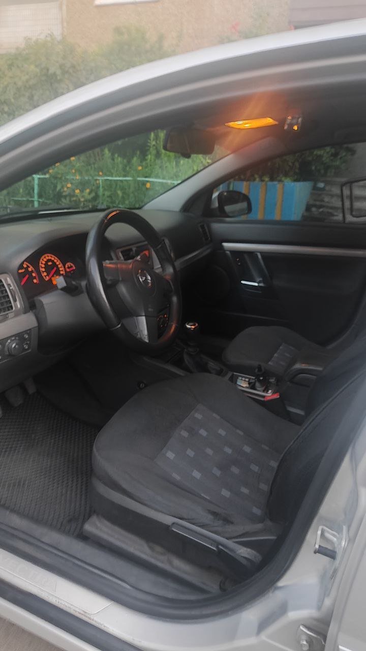 Opel Vectra - фото 4