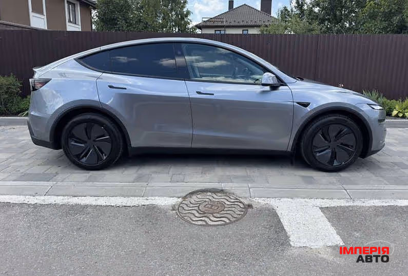 Tesla Model Y - фото 2