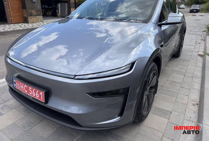 Tesla Model Y - фото 1