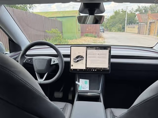 Tesla Model Y - зображення 5