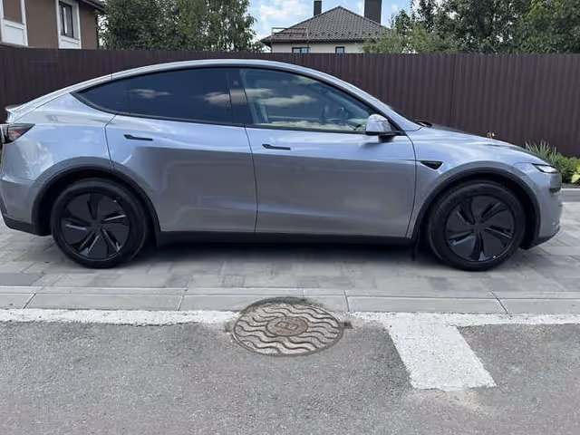 Tesla Model Y - зображення 2