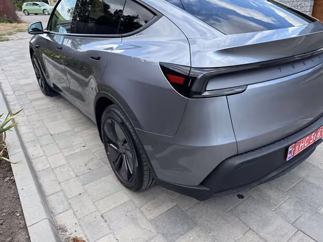 Tesla Model Y - зображення 4