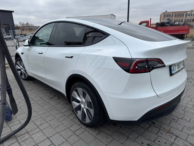 Tesla Model Y - фото 3