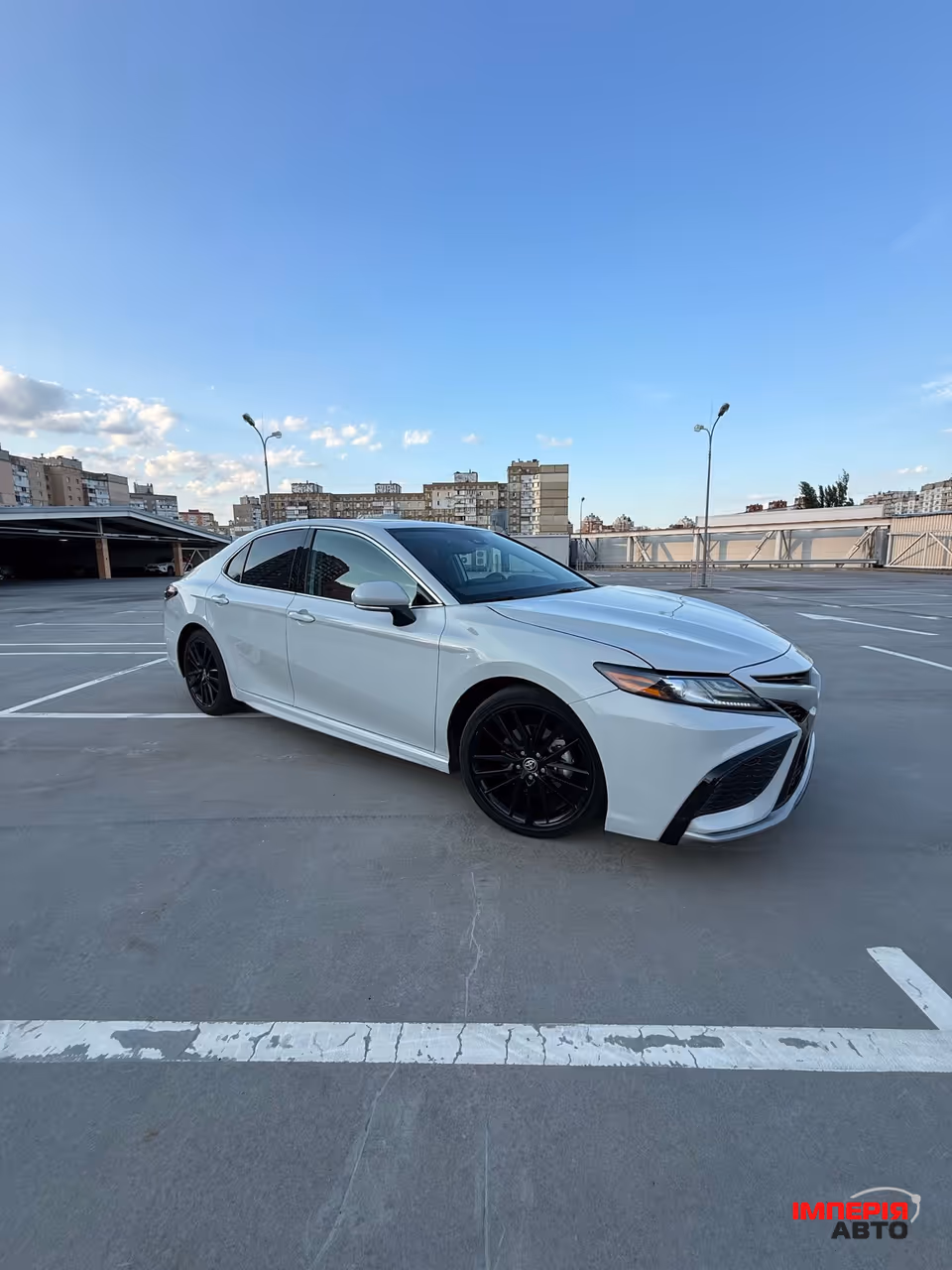 Toyota Camry - фото 2