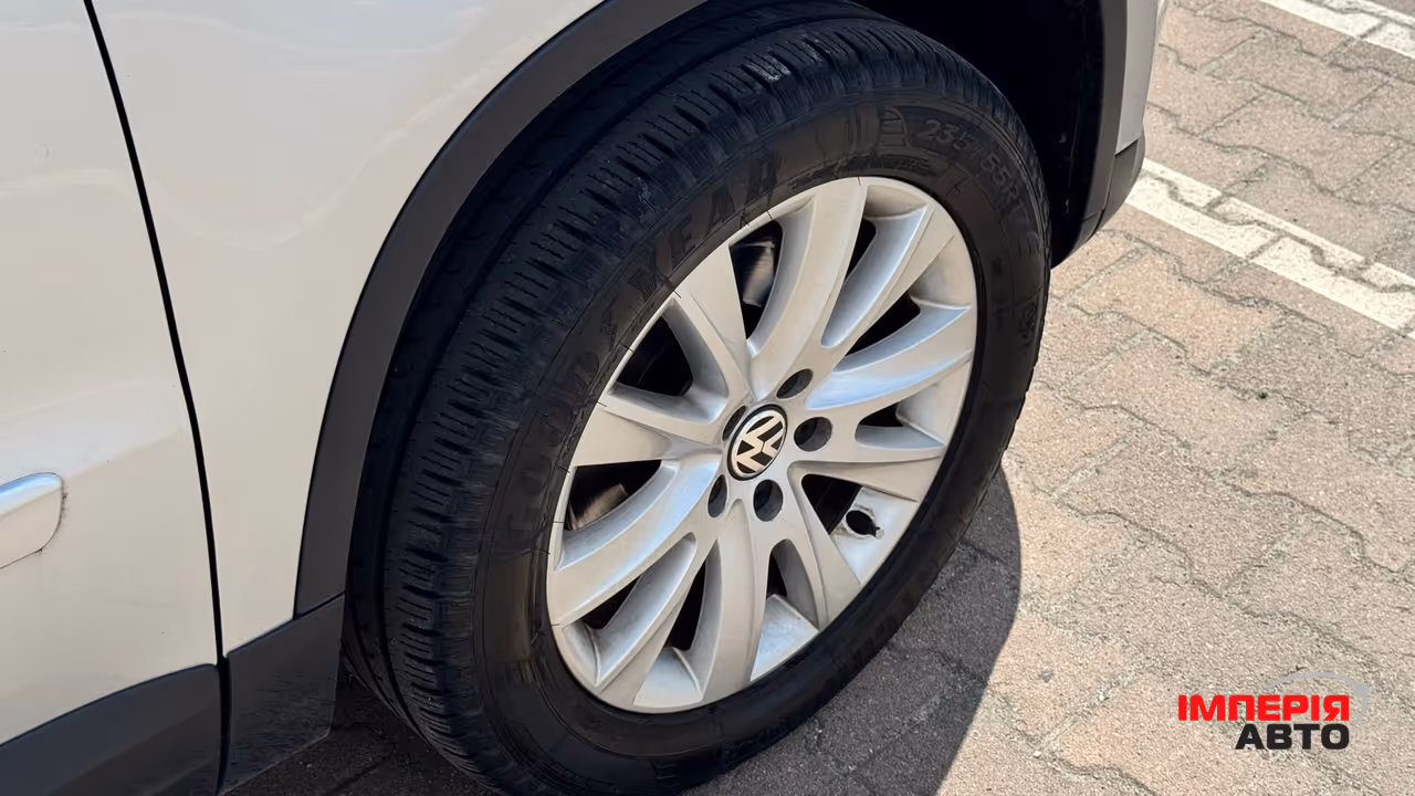 Volkswagen Tiguan - фото 9