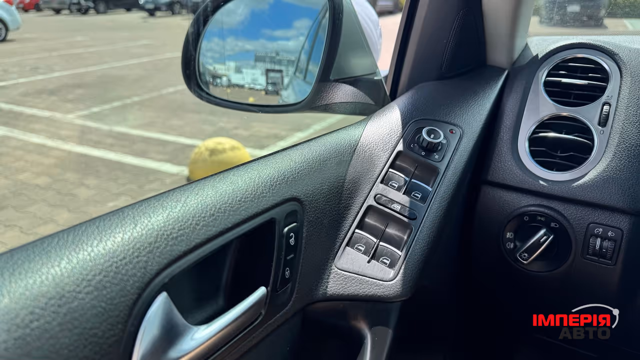 Volkswagen Tiguan - фото 17