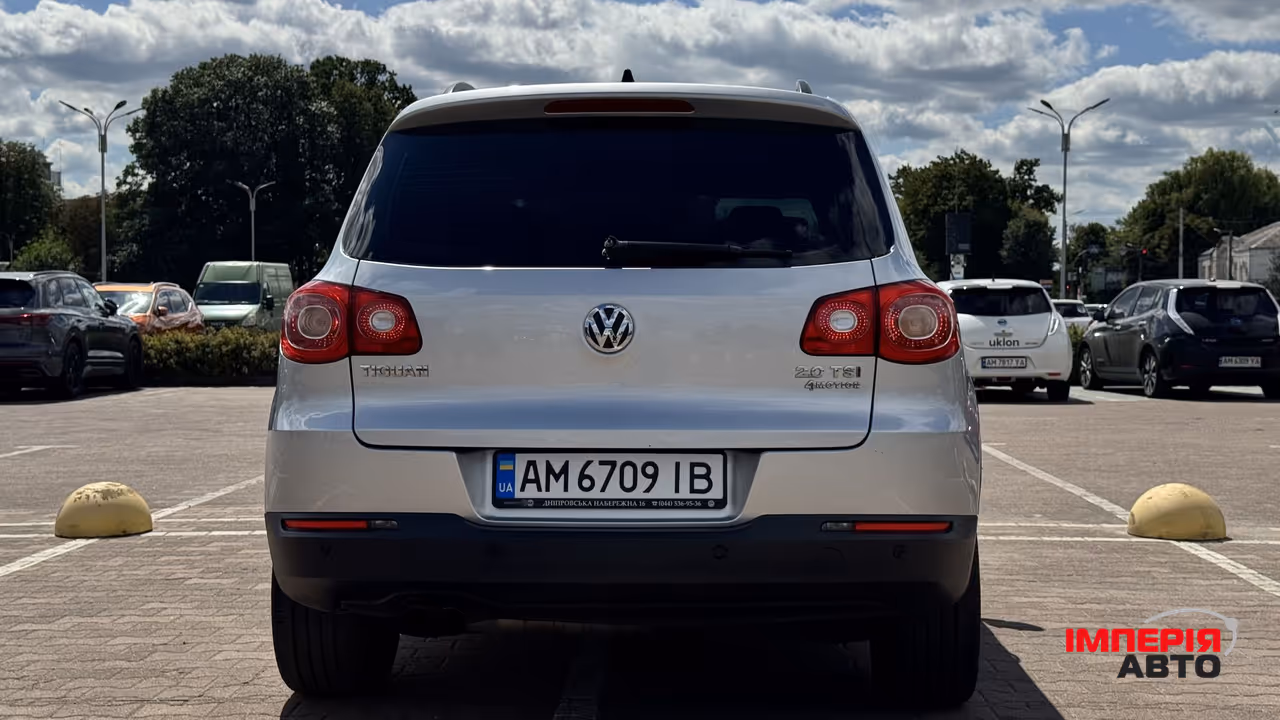 Volkswagen Tiguan - фото 8