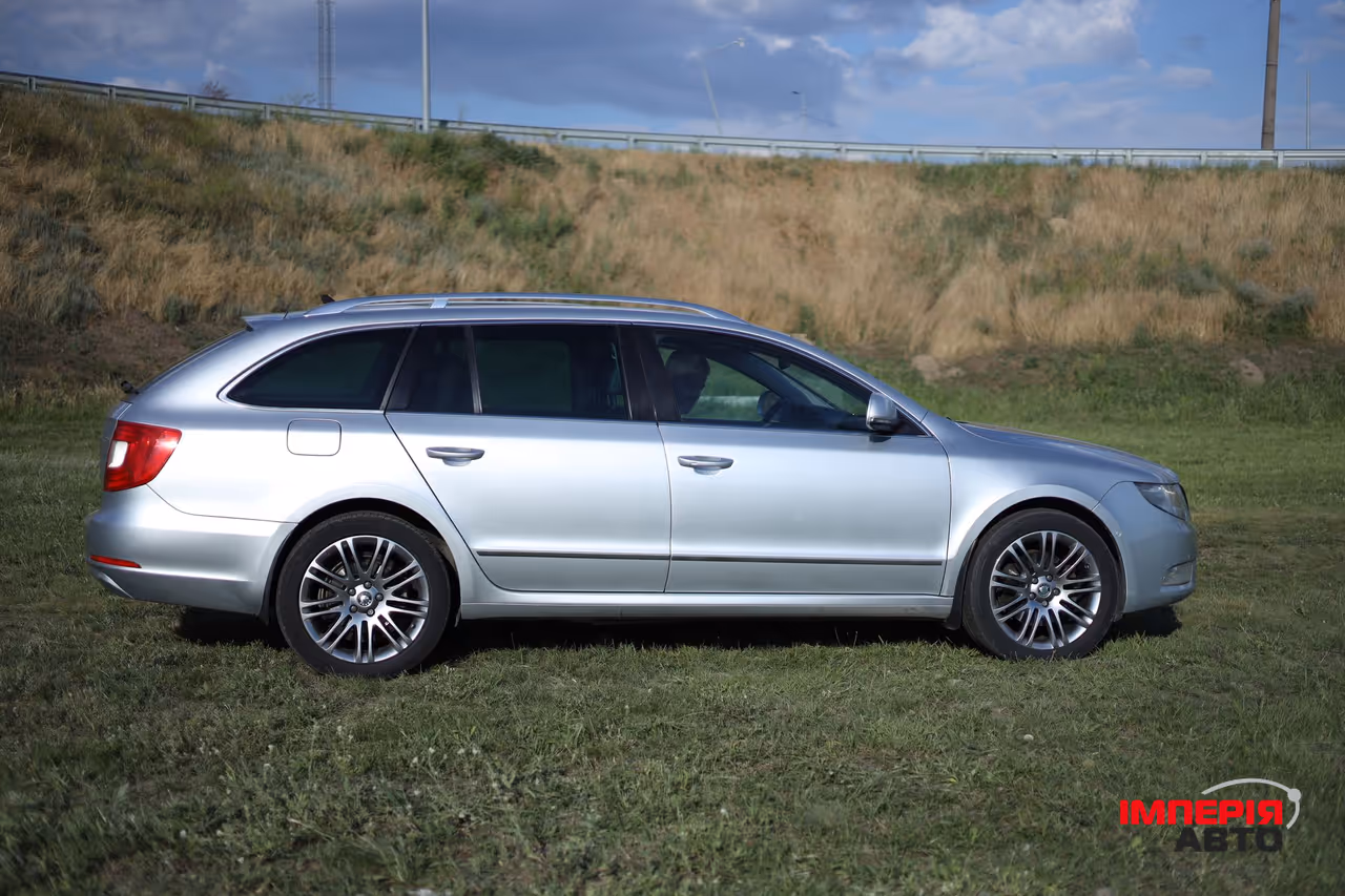 Skoda Superb - фото 7