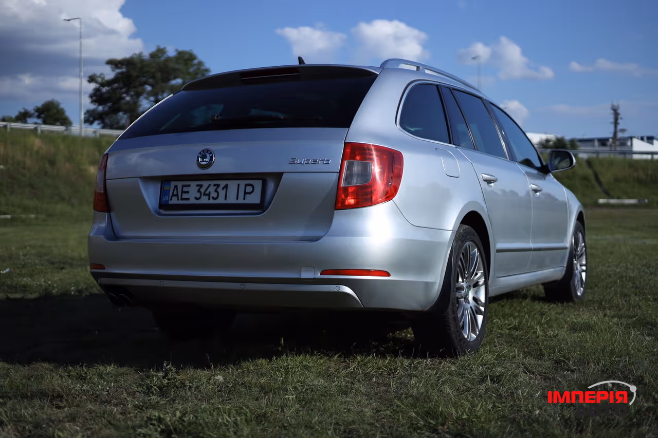 Skoda Superb - фото 17