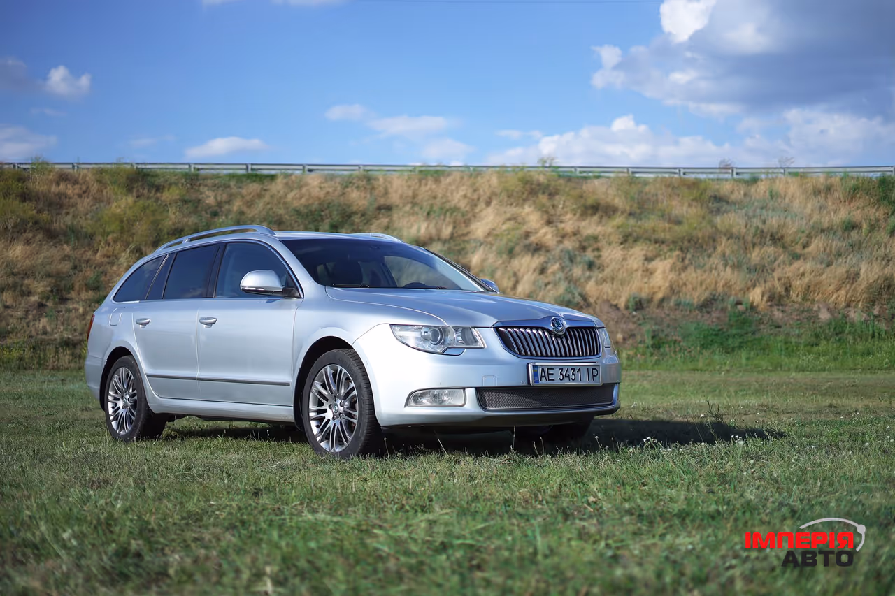 Skoda Superb - фото 12