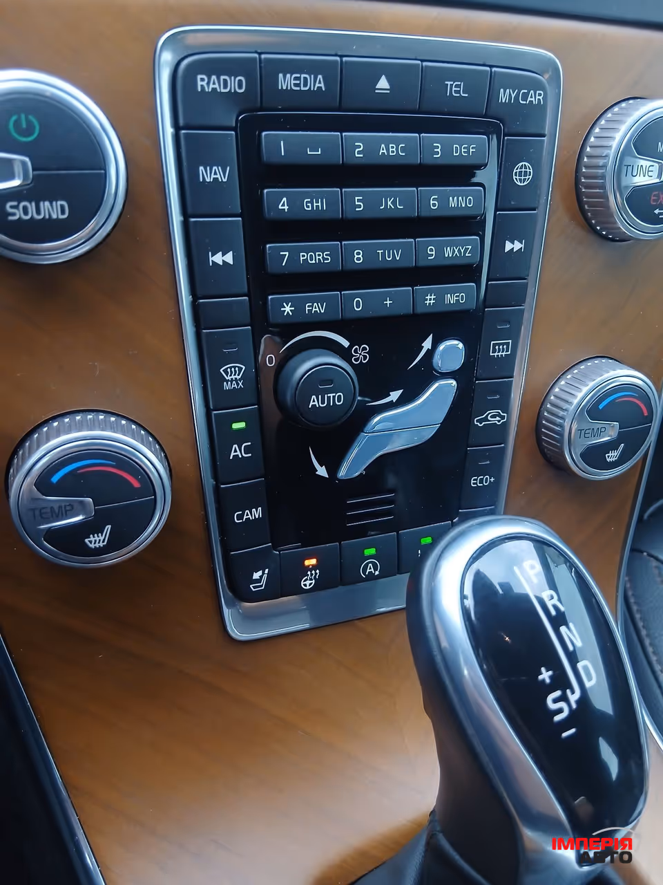 Volvo V60 Cross Country - фото 29