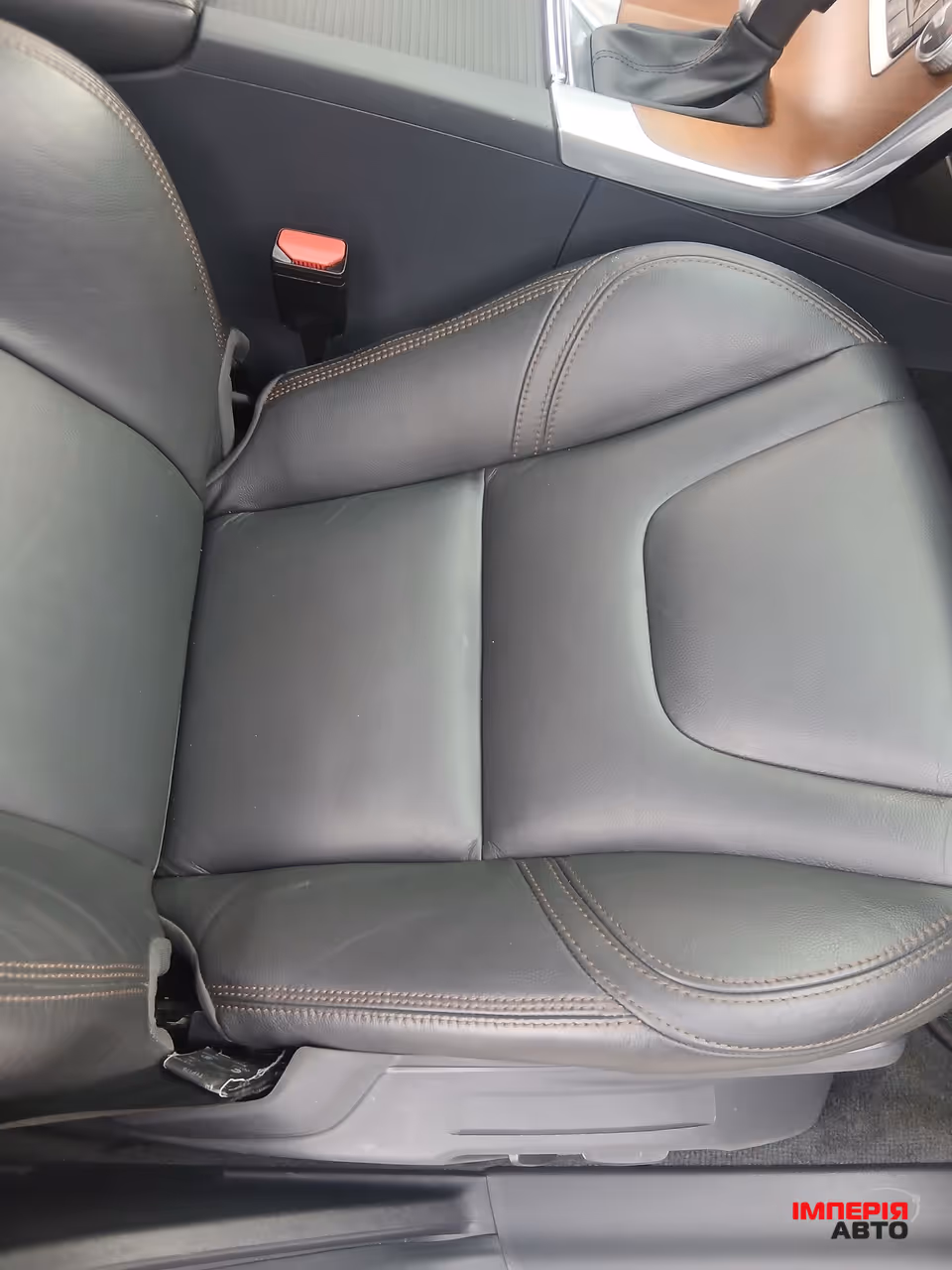 Volvo V60 Cross Country - фото 18