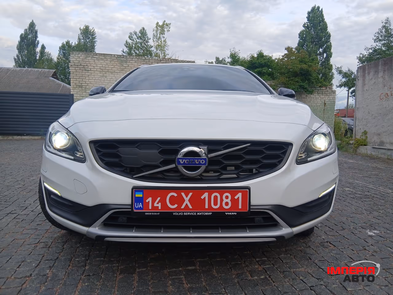 Volvo V60 Cross Country - фото 2
