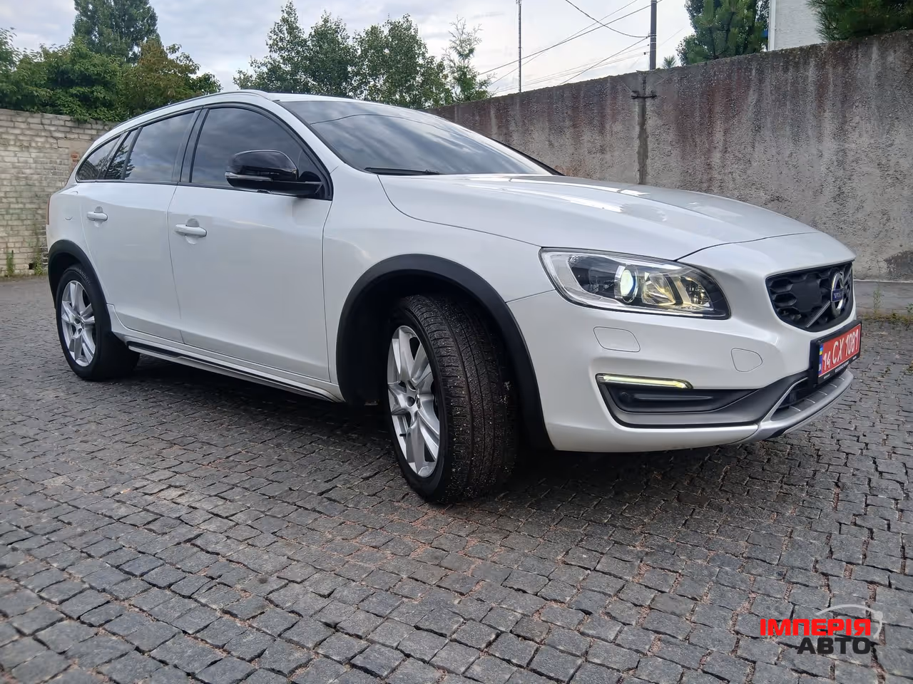 Volvo V60 Cross Country - фото 4