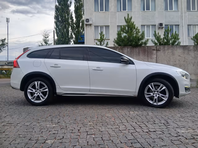 Volvo V60 Cross Country - зображення 5