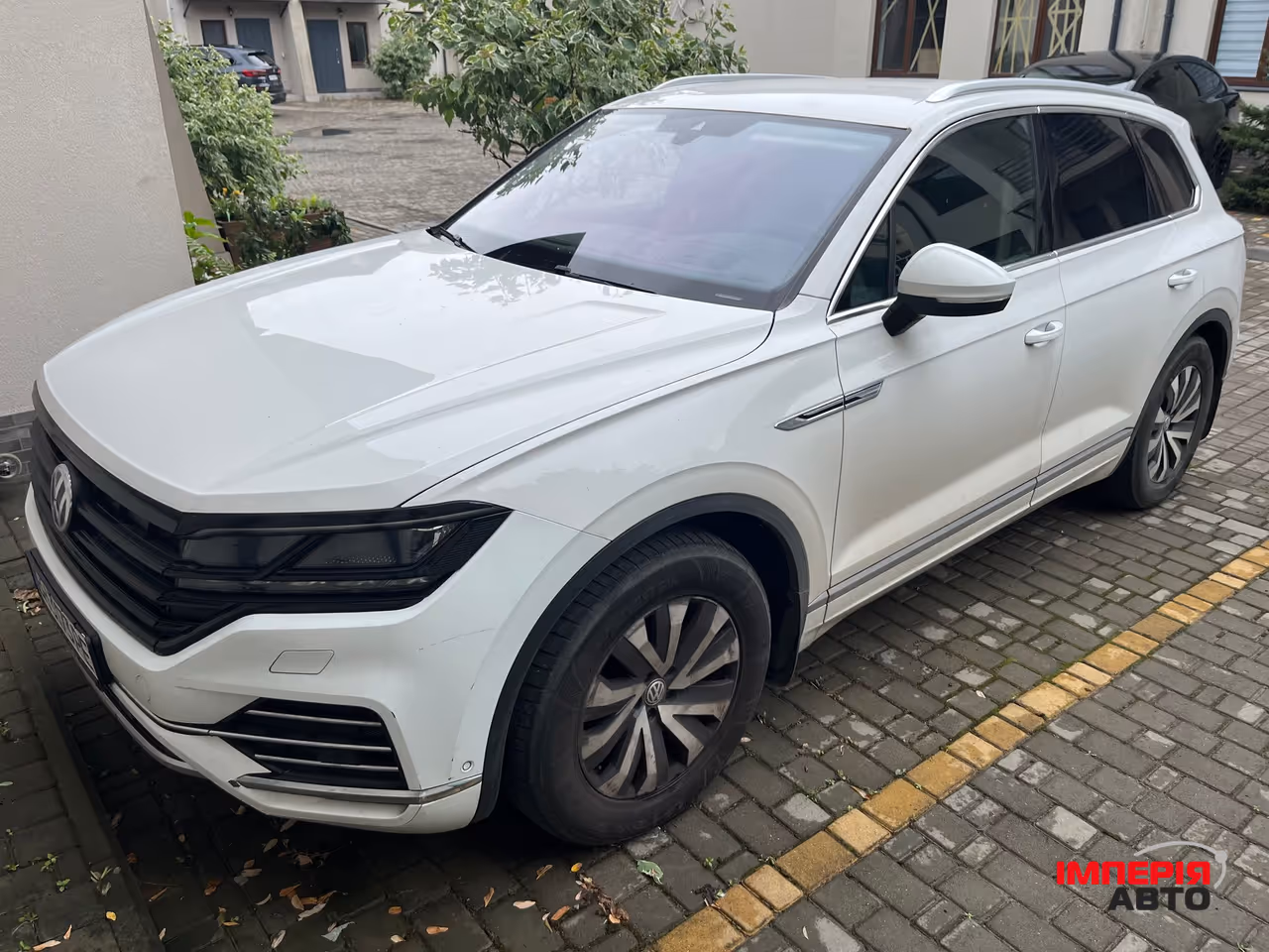 Volkswagen Touareg - фото 1