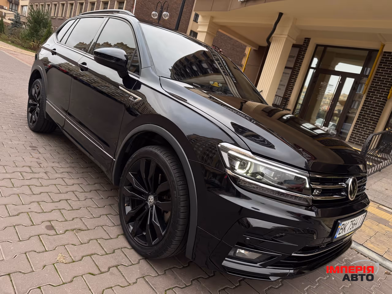 Volkswagen Tiguan - фото 1