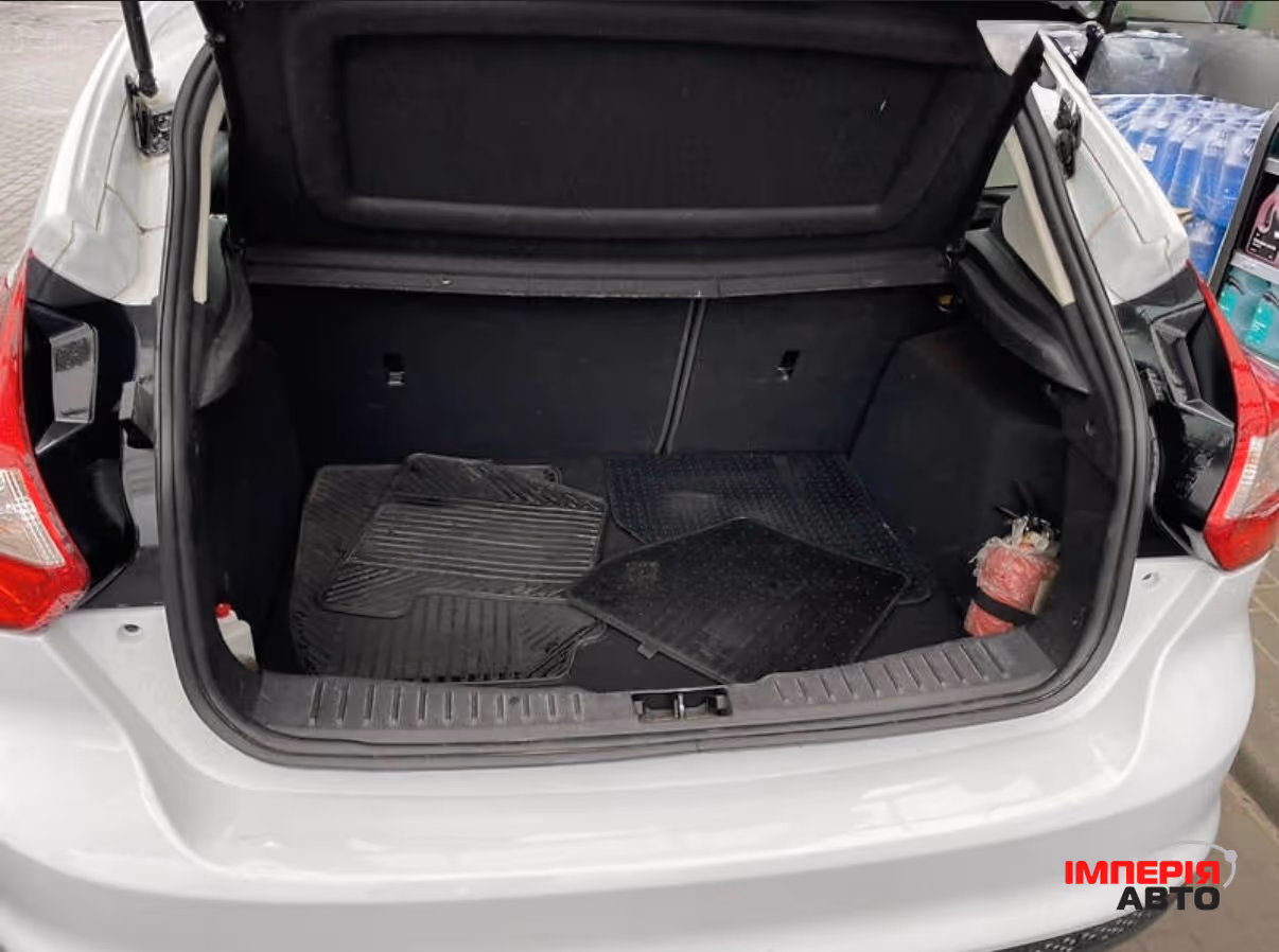 Ford Focus - фото 9