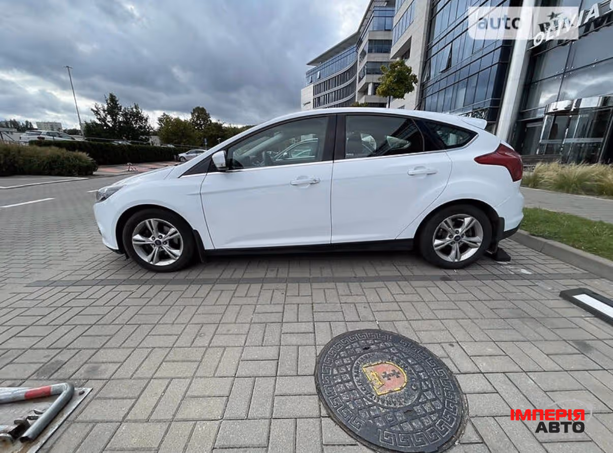 Ford Focus - фото 7