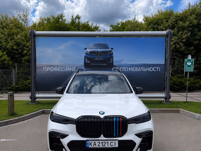 BMW X7 - зображення 1