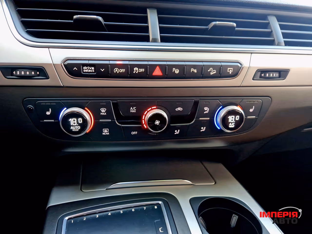 Audi Q7 - фото 28