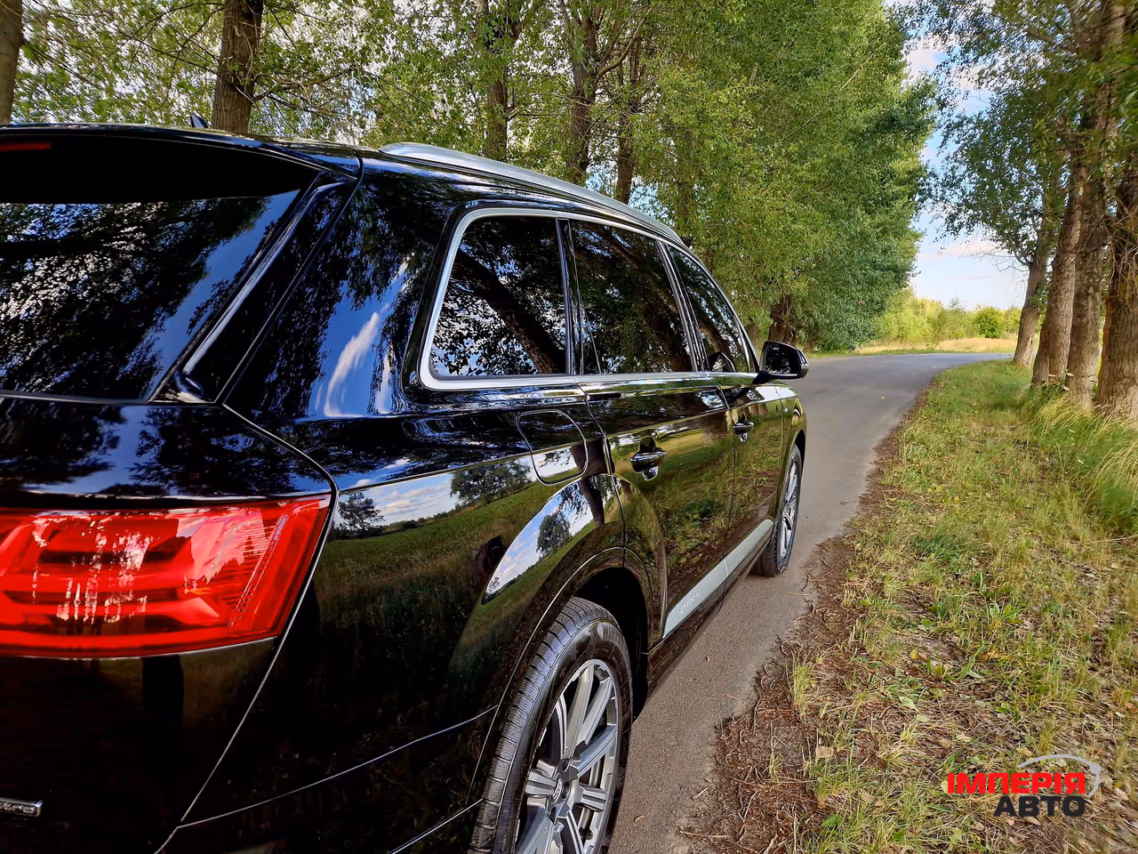 Audi Q7 - фото 8