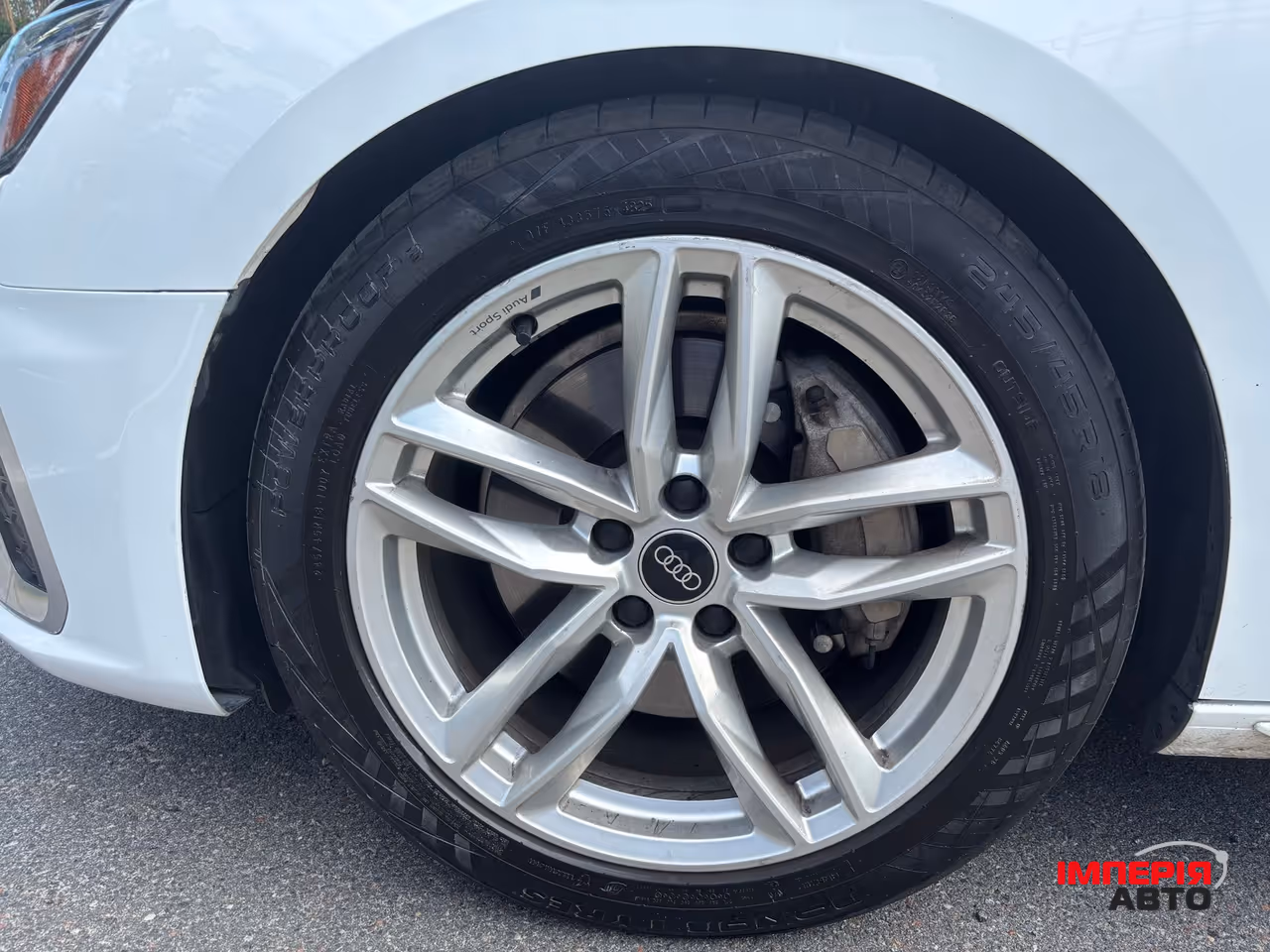 Audi A4 - фото 7