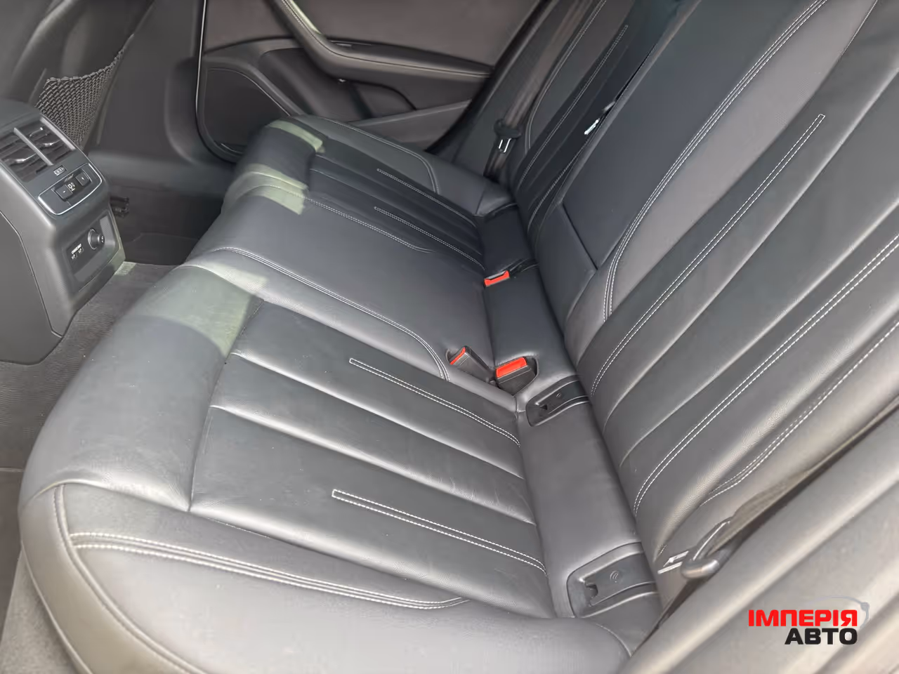 Audi A4 - фото 10
