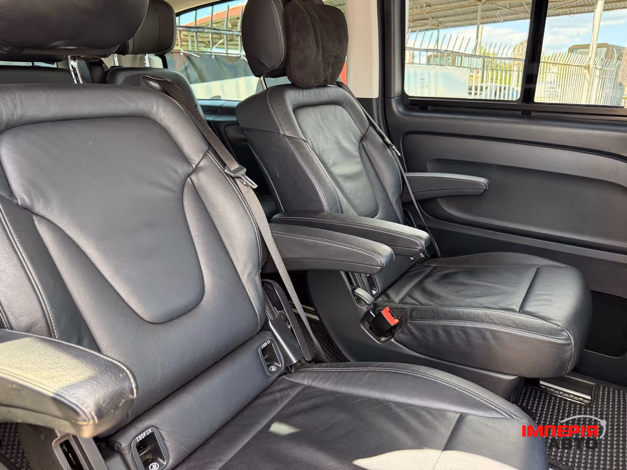 Mercedes-Benz V-Класс - фото 18