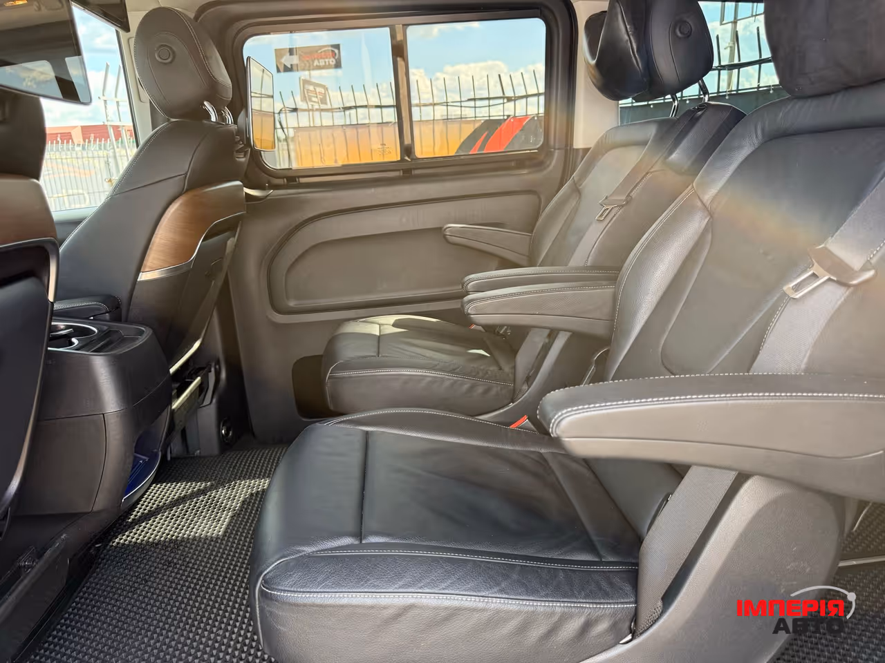 Mercedes-Benz V-Класс - фото 10