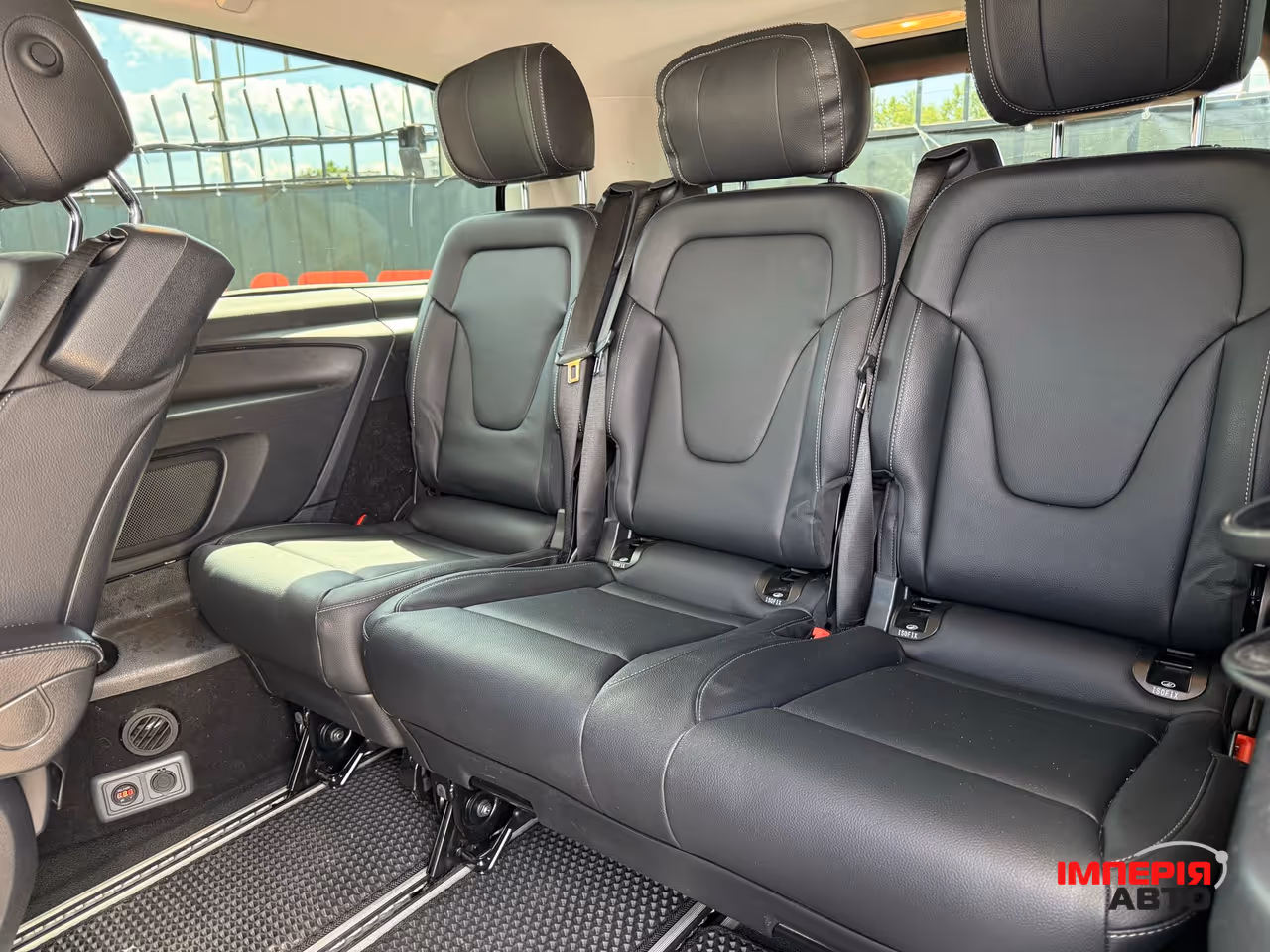 Mercedes-Benz V-Класс - фото 14